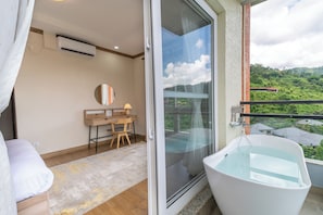 Premium Suite | Iron/ironing board