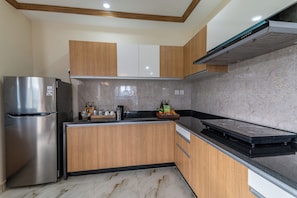 Premium Suite | Iron/ironing board