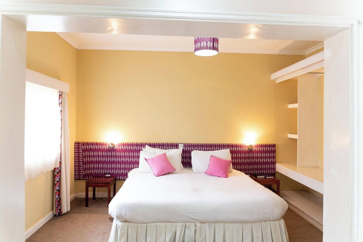 Wifi gratis y ropa de cama