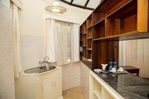 Deluxe Double Room | Free WiFi, bed sheets