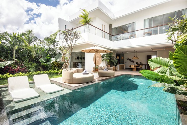 Villa (4 Bedrooms) | Exterior
