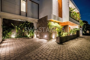 Villa (5 Bedrooms) | Extérieur