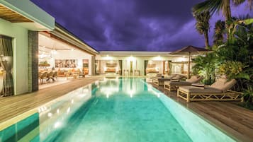 Villa (5 Bedrooms) | Exterior