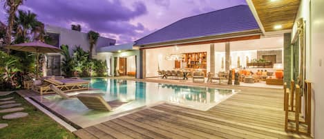 Villa (5 Bedrooms) | Extérieur