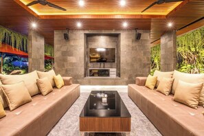 Villa (5 Bedrooms) | Extérieur