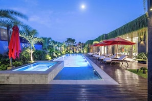 Villa (5 Bedrooms) | Extérieur