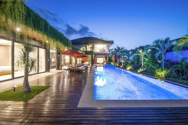 Villa (5 Bedrooms) | Exteriör