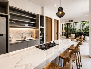 Huvila (5 Bedrooms) | Ulkopuoli