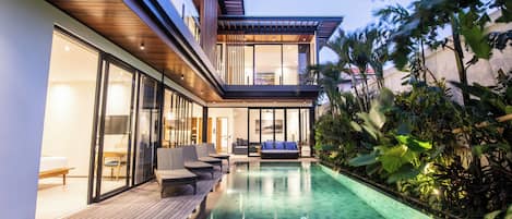 Villa (5 Bedrooms) | Exterior