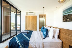 Villa (5 Bedrooms) | Exterior