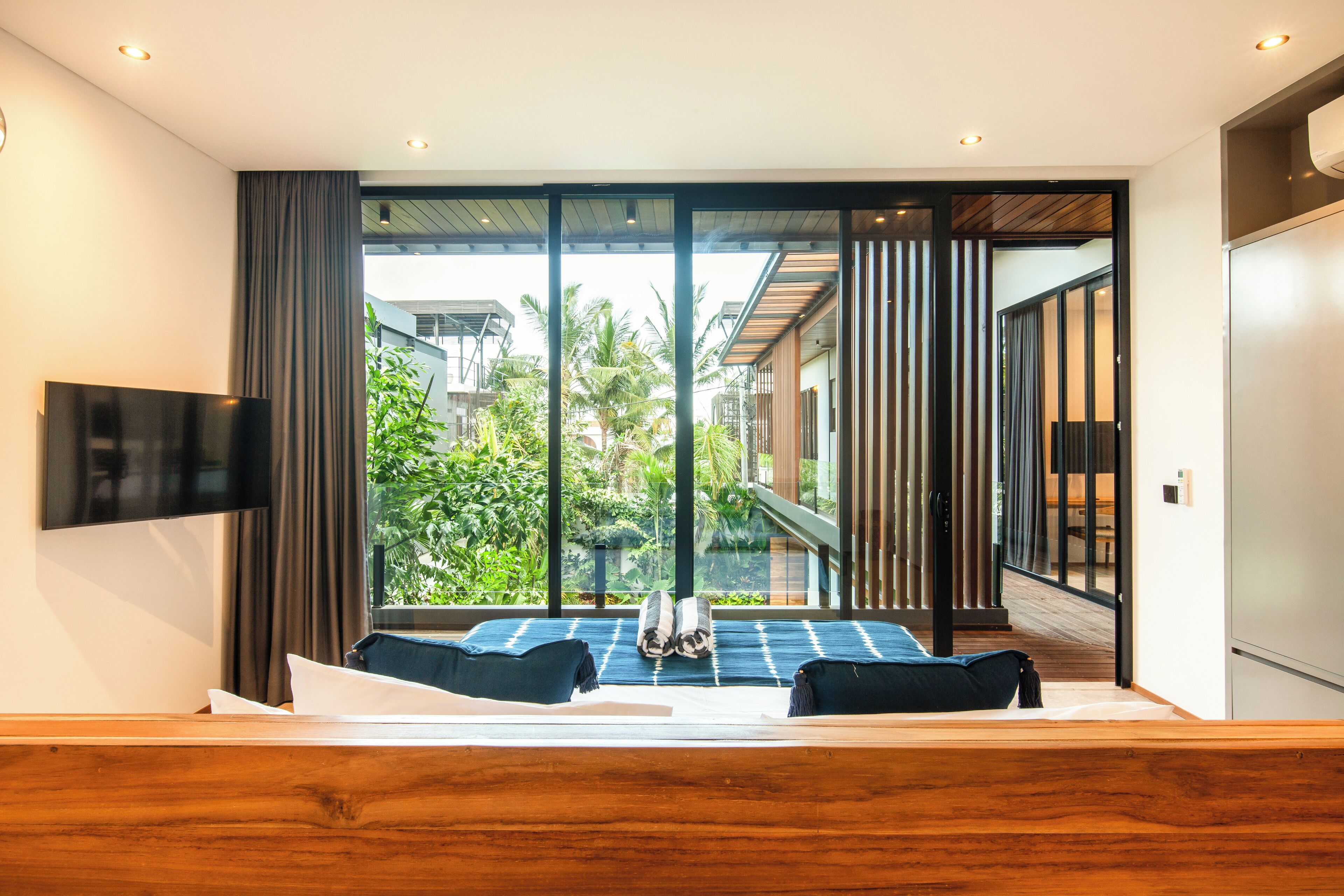 Villa (5 Bedrooms) | Front of property