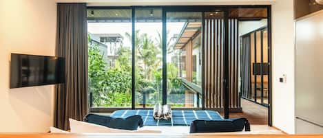 Villa (5 Bedrooms) | Front of property