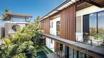 Villa (5 Bedrooms) | Exterior