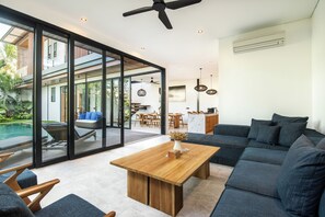Villa (5 Bedrooms) | Exterior