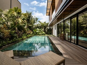 Villa (5 Bedrooms) | Exterior