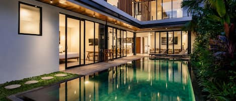 Villa (5 Bedrooms) | Exterior