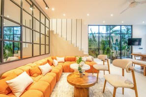 Villa (6 Bedrooms) | Exterior