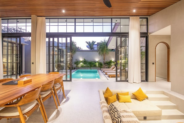 Villa (5 Bedrooms) | Extérieur