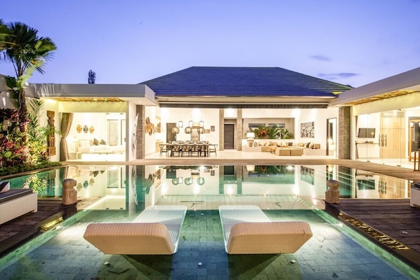 Villa (4 Bedrooms) | Extérieur