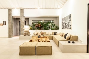 Villa (4 Bedrooms) | Extérieur