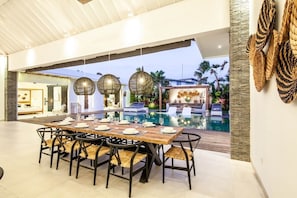 Exterior - Modern 4 BR Villa 400m to the Beach in Canggu (Canggu)