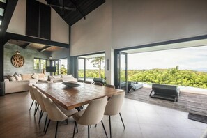 Villa (6 Bedrooms) | Exterior