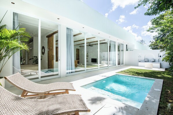 Villa (2 Bedrooms) | Depan hartanah