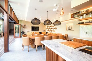 Villa (6 Bedrooms) | Exterior