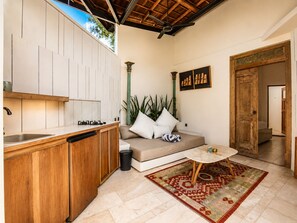 Exterior - Stunning 1-br Villa With Pool, Echo Beach 4 Mins (Canggu)