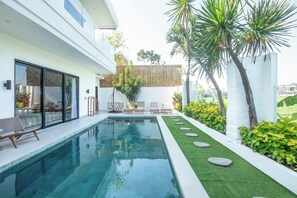 Villa (4 Bedrooms) | Exterior - 4 Bd Seminyak Retreat + Rice Fields 4 Mins to Beac (Kerobokan)