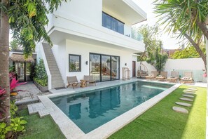 Villa (4 Bedrooms) | Exterior - 4 Bd Seminyak Retreat + Rice Fields 4 Mins to Beac (Kerobokan)