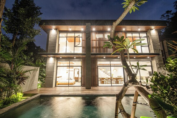 Villa (5 Bedrooms) | Extérieur