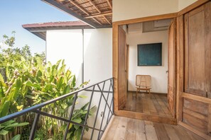 Exterior - Elegant 1-br Villa With Pool, 800m to Echo Beach (Canggu)