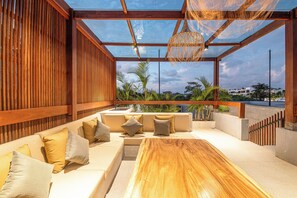 Villa (4 Bedrooms) | Exterior