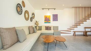 Villa (5 Bedrooms) | Exterior