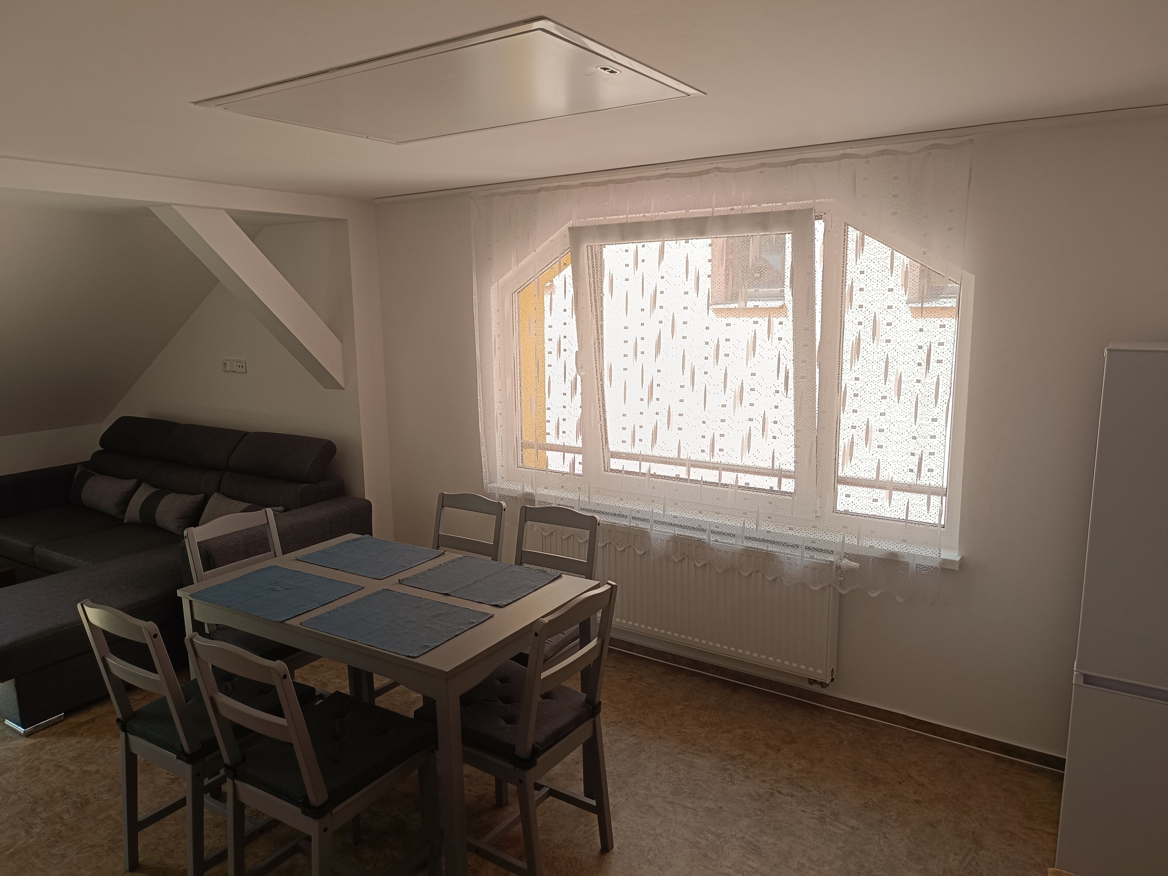 Departamento superior | Caja de seguridad en la habitación y escritorio 