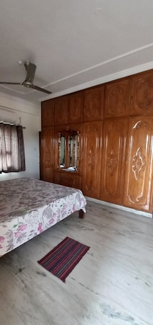 3 bedrooms, free WiFi, bed sheets. Fully furnished 3 bedroom apartment in a central location of Visakhapatnam