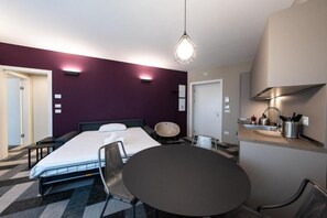 1 slaapkamer, een strijkplank/strijkijzer, wifi, beddengoed