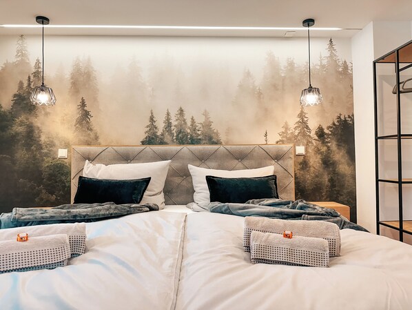 3 bedrooms, travel crib, free WiFi, bed sheets - Waldklang Suite, incl. whirlpool and wellness area, sauna (Bad Kötzting)