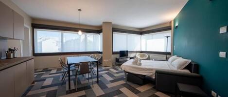 2 habitaciones, tabla de planchar con plancha, wifi y ropa de cama