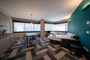 2 chambres, fer et planche à repasser, Wi-Fi, draps fournis