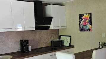 Kühlschrank, Herdplatte, Geschirrspüler