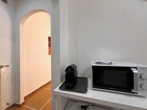 Apartment, 1 Bedroom, Balcony, Hill View | Private kitchen | Fridge, microwave, oven, stovetop