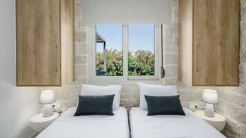 3 bedrooms, in-room safe, iron/ironing board, free WiFi