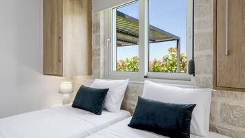 3 habitaciones y caja de seguridad en la habitación