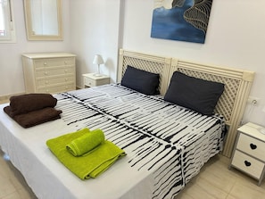 2 Schlafzimmer, Bügeleisen/Bügelbrett, kostenloses WLAN, Bettwäsche