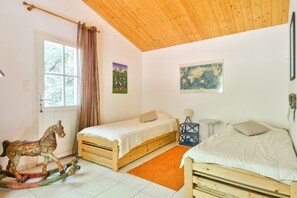 3 bedrooms, iron/ironing board