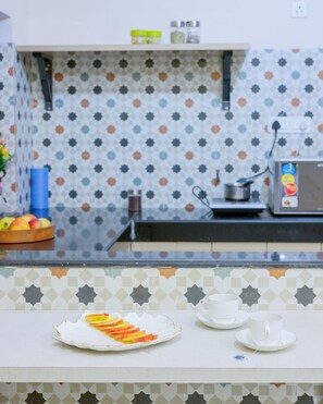 Microondas, horno, lavavajillas