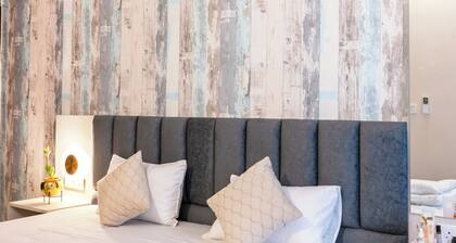 Stylish 2‑Bedroom Holiday Home Across Jaipur’s – Free Wi‑Fi, Kitchen & Parking