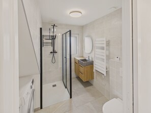Douche, séchoir à cheveux